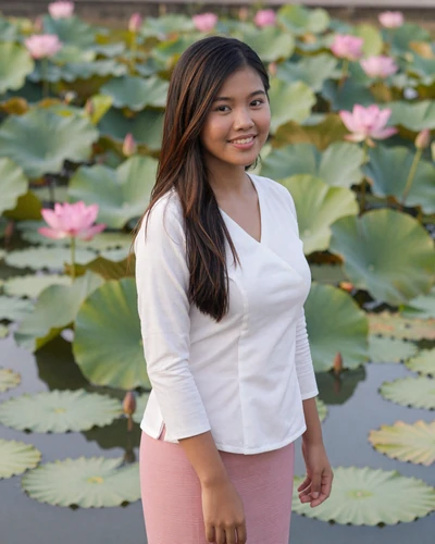 Aye Myat, 23, Burmese woman from Naypyidaw looking for lasting love