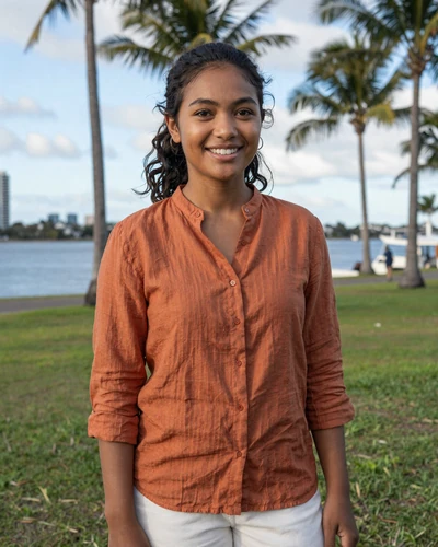 Lucia, 28, Timorese woman in Darwin seeking long-term relationship
